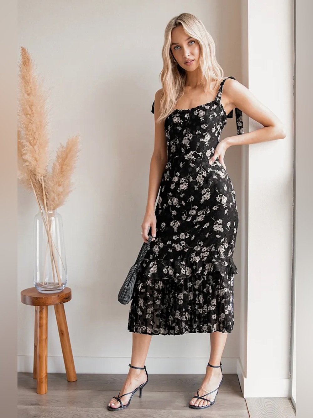Lulus Terrace Views Black Floral Print Tiered Midi Dress Size Medium